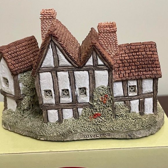 David Winter The Apothecarys Shop John Hine Ltd 1985 Hand Made/Hand Painted - Picture 2 of 3